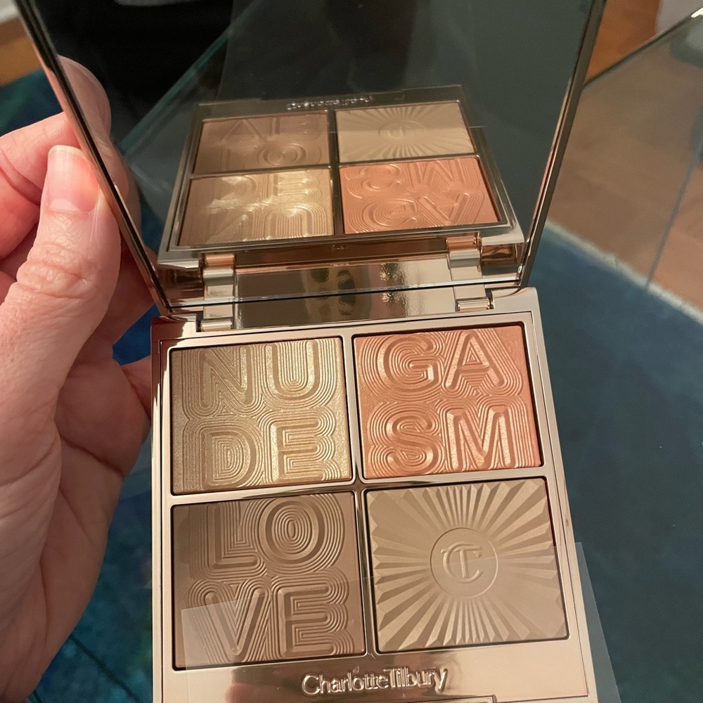 Charlotte Tilbury Nudegasm Face Palette - Gold and Tan